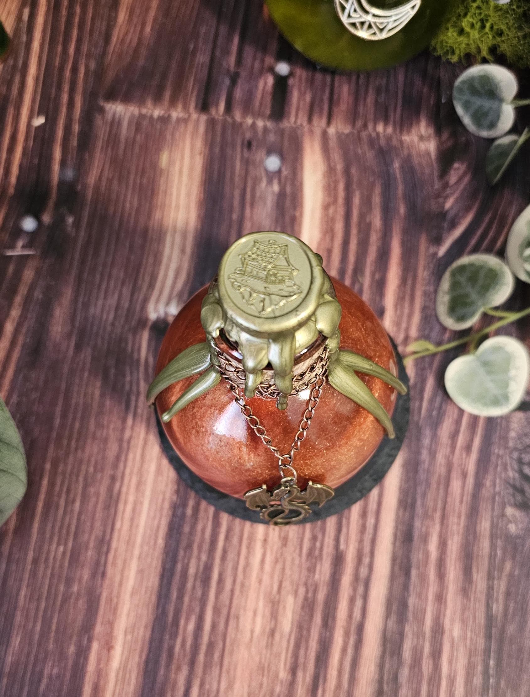 Health Potion: Color Changing Fantasycore Bottle with Charm