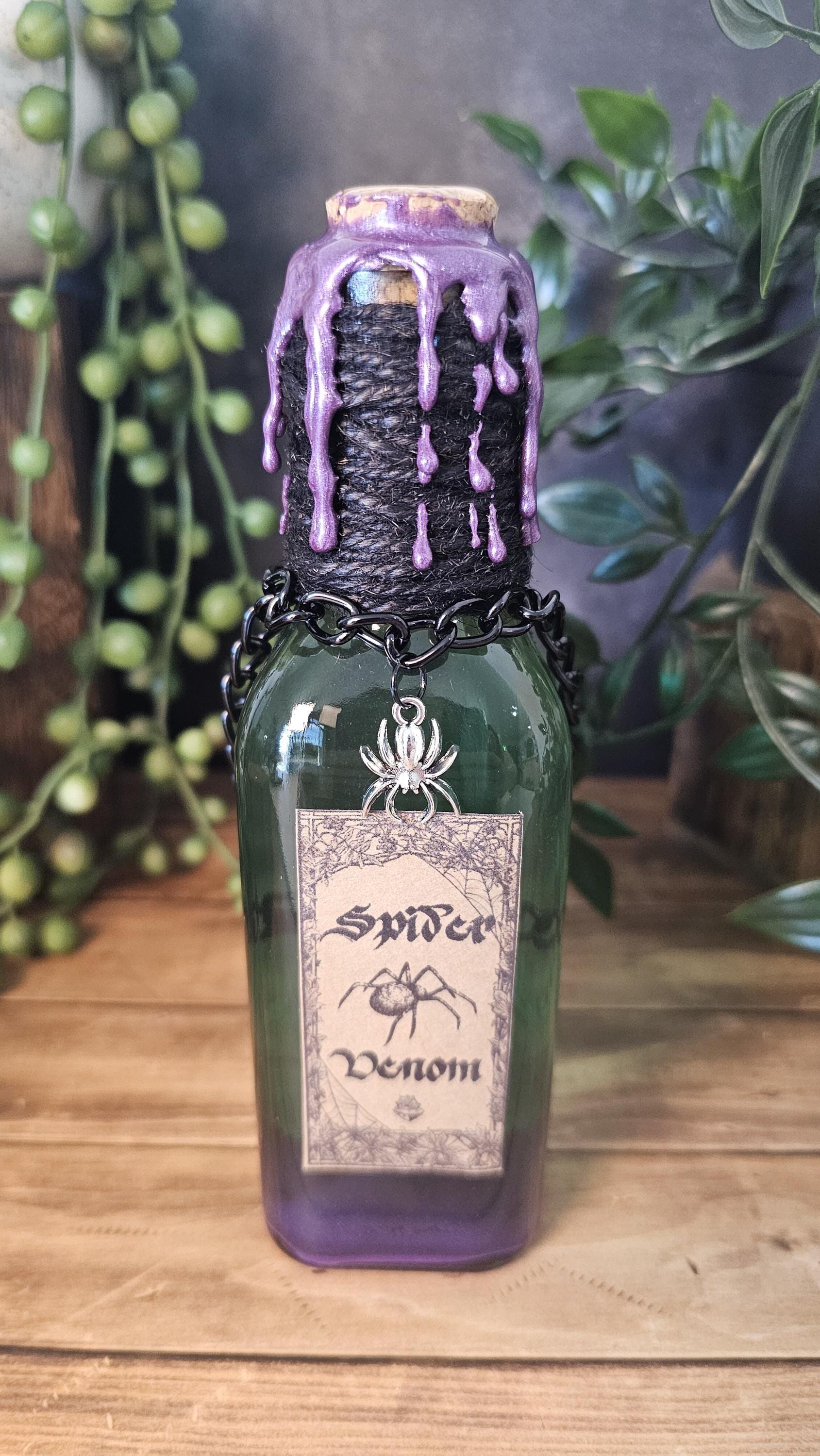 Spider Venom Poison Magic Potion: Color Changing Fantasycore Bottle with Charm
