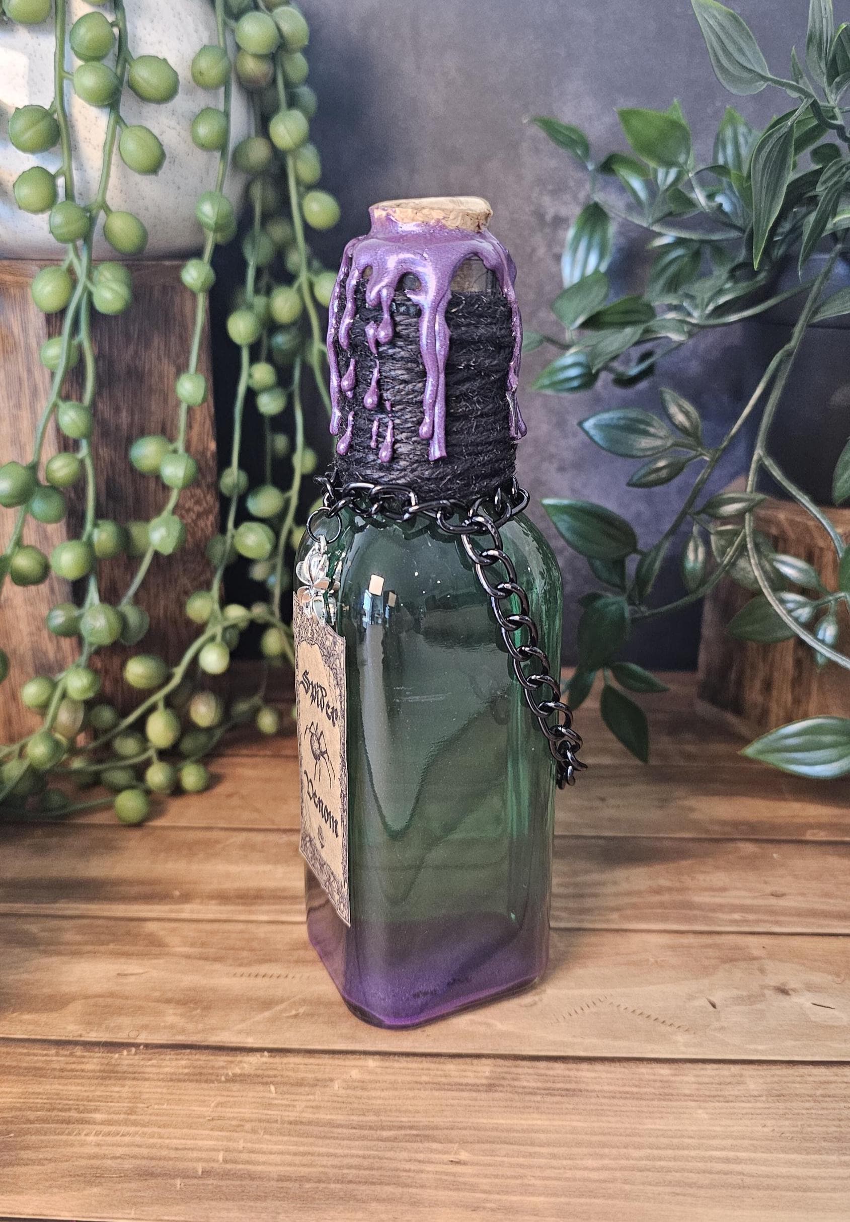 Spider Venom Poison Magic Potion: Color Changing Fantasycore Bottle with Charm