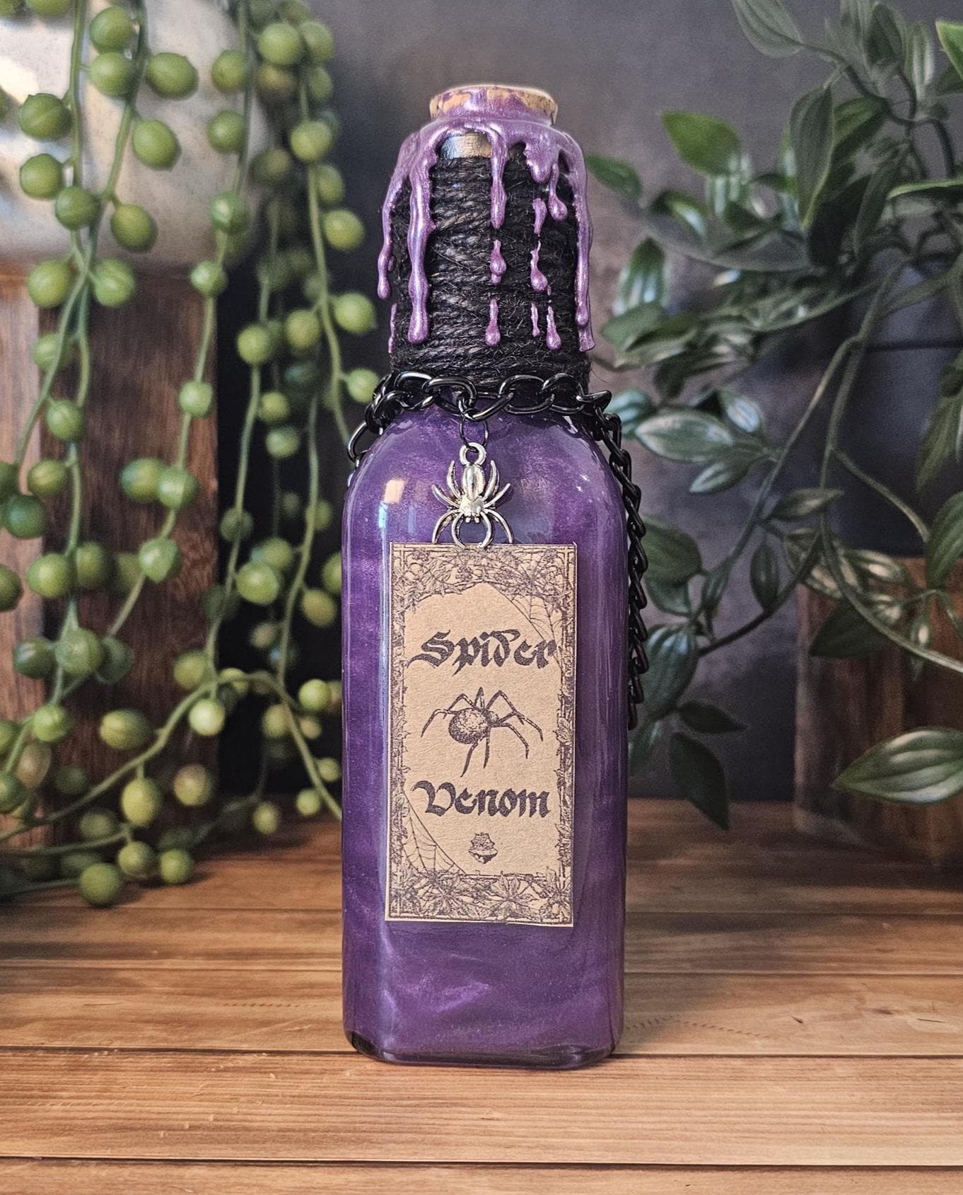 Spider Venom Poison Magic Potion: Color Changing Fantasycore Bottle with Charm