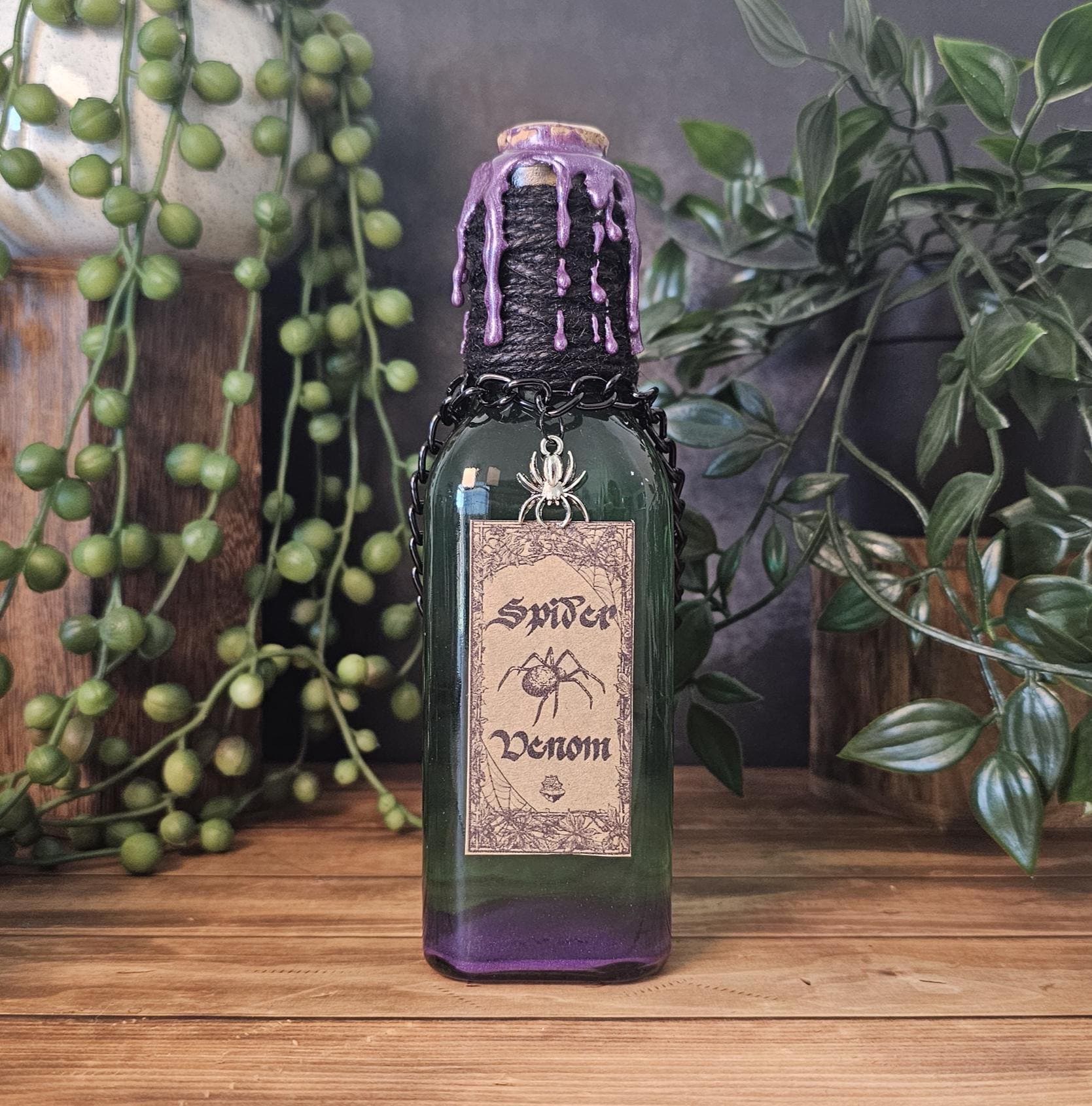 Spider Venom Poison Magic Potion: Color Changing Fantasycore Bottle with Charm